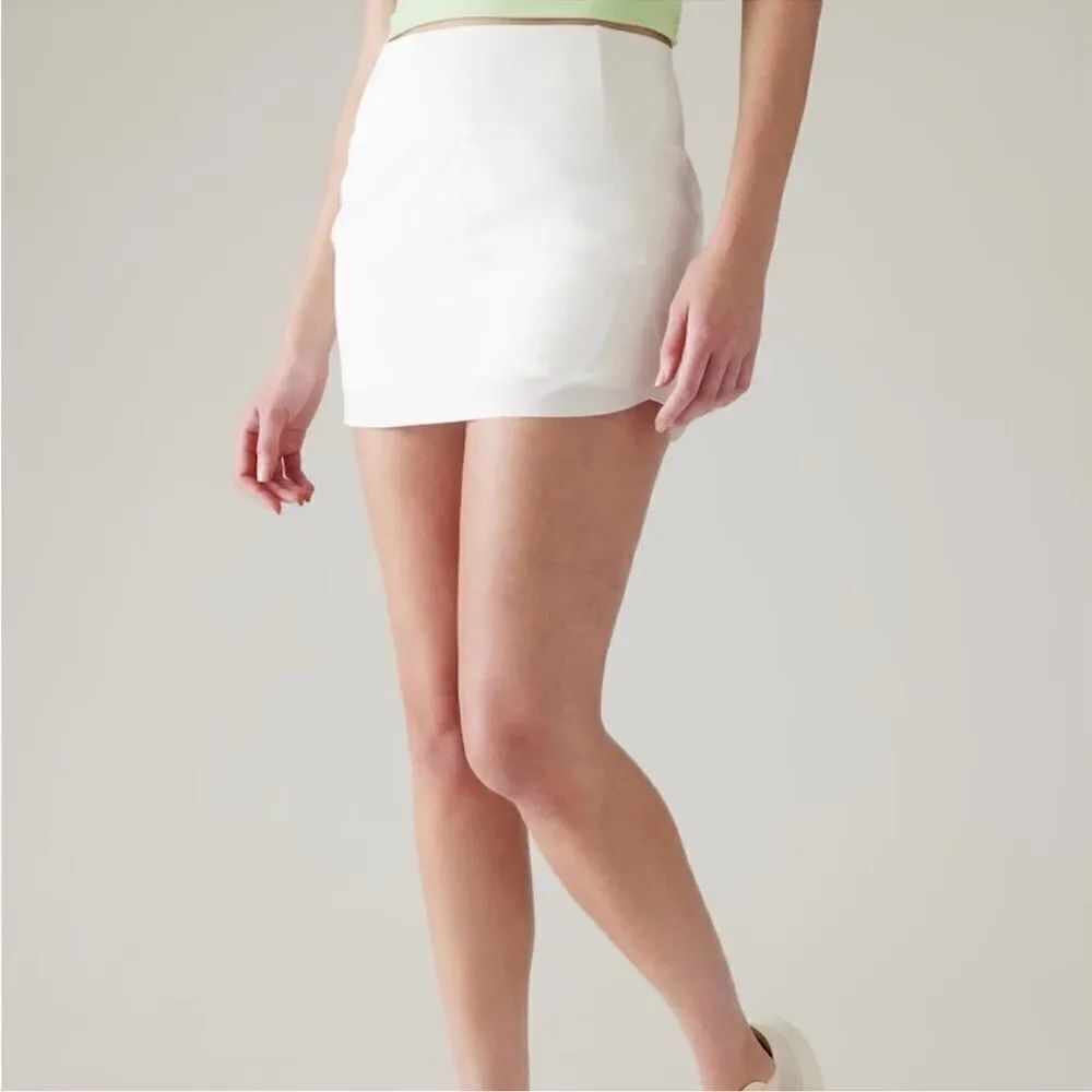 Athleta Run With It High Rise 14" Skort In White Size M